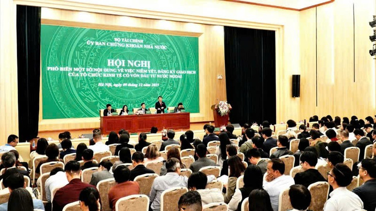 Présentation de la conférence. (Photo : Bao Thu) a4.jpg