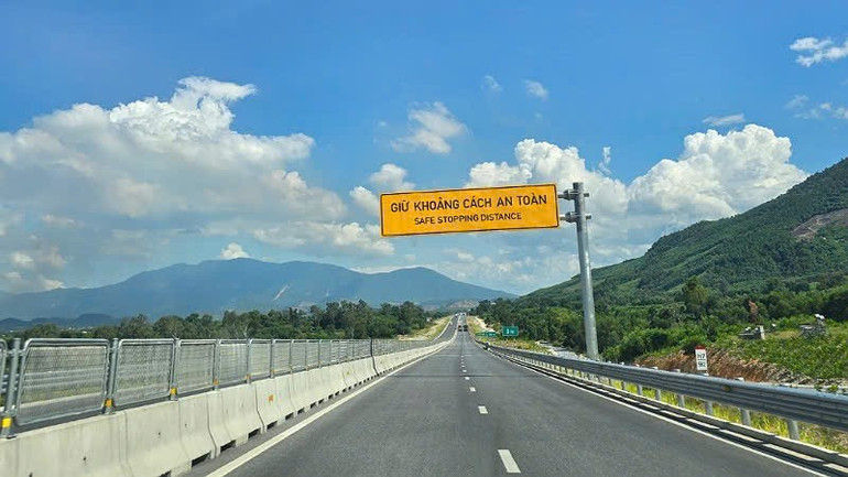 Phát hành trái phiếu nhằm đầu tư phát triển hạ tầng giao thông. gt.jpg