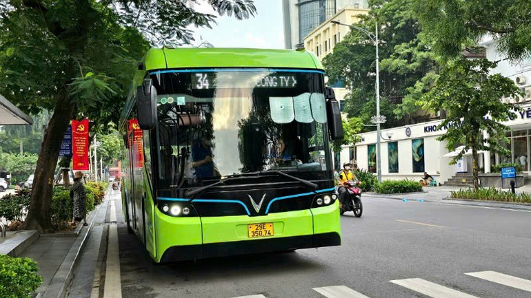 Hà Nội tăng cường 4 tuyến xe buýt vận chuyển hành khách sang Hội chợ mùa Thu. trien-lam.jpg