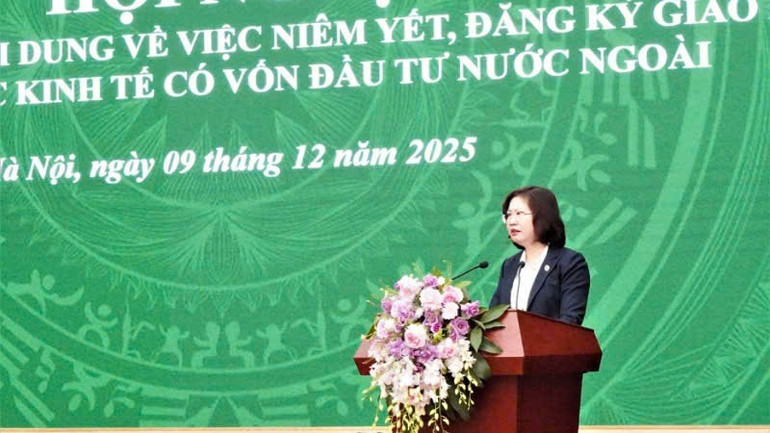 La présidente Vu Thi Chan Phuong prend la parole lors de la conférence. (Photo : Bao Thu) a-405.jpg