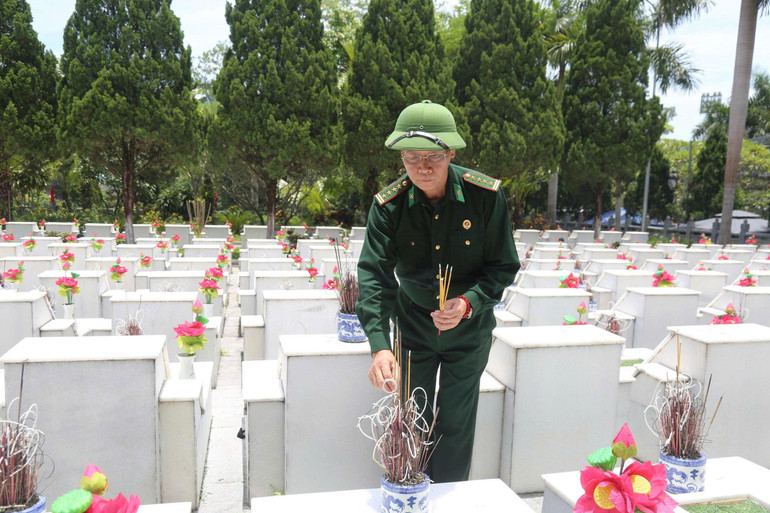thap-huong-tai-ntvx.jpg