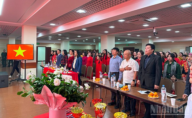 Nghi thức Chào cờ và hát Quốc ca tại hội thi. ndo_br_img-1595-1.jpg