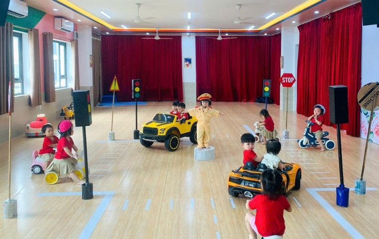 Trải nghiệm “Bé với an toàn giao thông” tại Trường mầm non TimeWay (huyện Đông Anh, Hà Nội). mam-non-1.jpg