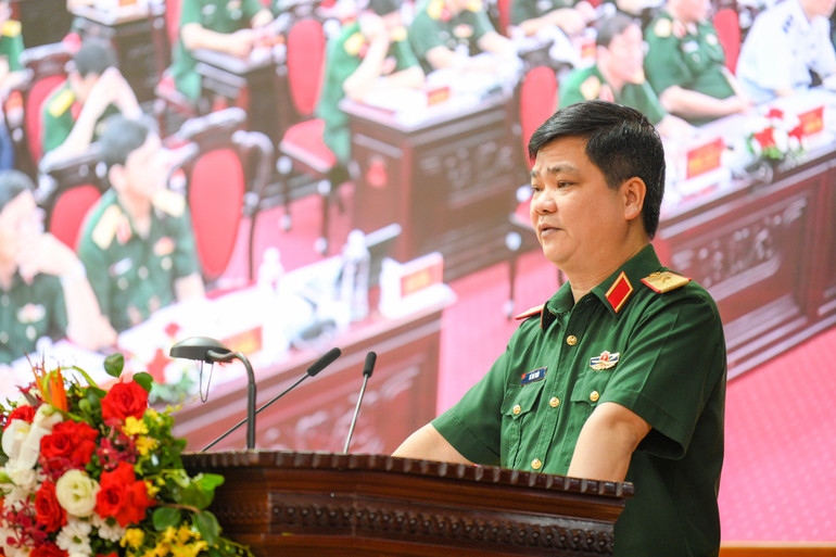 Thiếu tướng Bế Hải Triều, Cục trưởng Cục Dân vận, trình bày báo cáo tổng kết. hoi-tao-bttm-5019-1.jpg