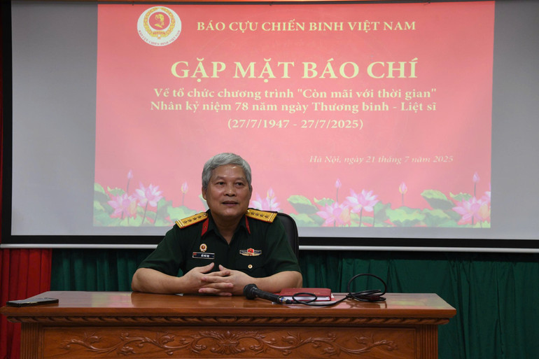 Ông Đỗ Phú Thọ, Phụ trách Tổng Biên tập Báo Cựu chiến binh Việt Nam, thông tin về chương trình nghệ thuật tri ân "Còn mãi với thời gian". do-phu-tho.jpg