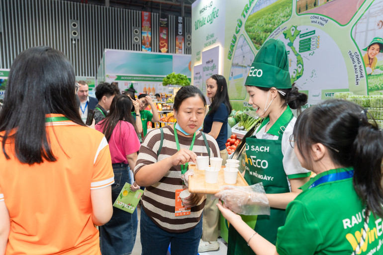 Lần đầu tham gia VietFood & Propack VietNam 2025, WinEco giới thiệu các dòng rau quả hữu cơ đạt chuẩn VietGAP và GlobalGap. lan-dau-tham-gia-vietfood-wineco-gioi-thieu-cac-dong-rau-qua-huu-co-dat-chuan-vietgap-globalgap-4.jpg