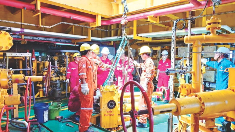 Tổ chức Đảng tại Petrovetnam luôn là lực lượng đi đầu trong việc định hướng tư tưởng, dẫn dắt hành động, tạo đồng thuận trong toàn hệ thống. 1j1kvatbc-6u5td4.jpg