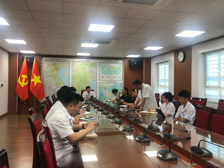Nhiều cuộc họp xuyên trưa tại Bệnh viện Quân y 354 để sớm đạt mục tiêu "bệnh viện không giấy tờ". img-5403.jpg