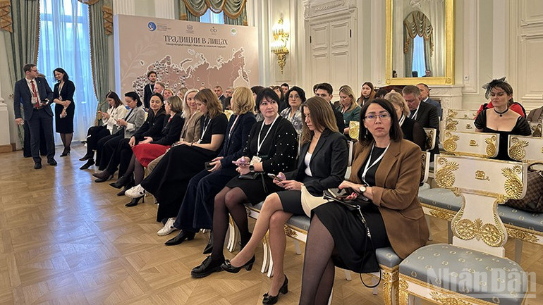 Các đại biểu tham dự các phiên thảo luận tại diễn đàn. ndo_br_img-5507.jpg