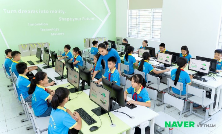 Phòng “Future Lab” hiện đại là món quà ý nghĩa dành cho trường Tiểu học Tử Đà. naver-3.jpg