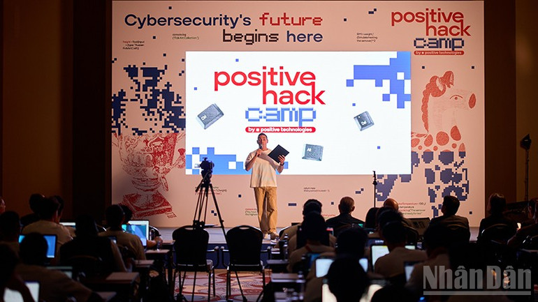 Chương trình là sáng kiến giáo dục toàn cầu của Positive Technologies và Positive Education. ndo_br_ermn2003-9351.jpg