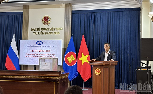 Đại diện doanh nghiệp dầu khí tại Nga kêu gọi các tổ chức, doanh nghiệp đối tác cùng quyên góp ủng hộ. ndo_br_img-4429.jpg