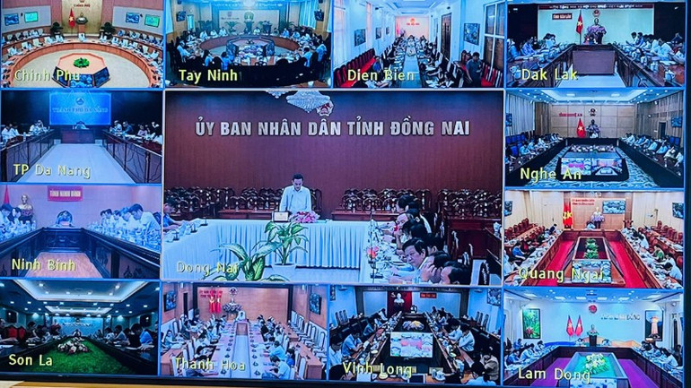 Lãnh đạo Ủy ban nhân dân tỉnh Đồng Nai phát biểu tại phiên họp. vpcp-9944.jpg