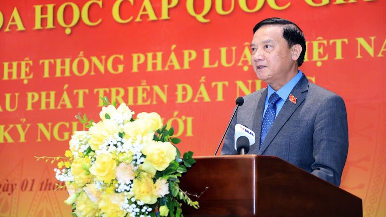 Phó Chủ tịch Quốc hội Nguyễn Khắc Định phát biểu tại hội thảo. khc-dinh-2356.jpg