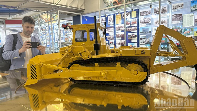 Bảo tàng tổ chức nhiều hoạt động nghiên cứu khoa học về máy kéo. ndo_br_img-6990.jpg