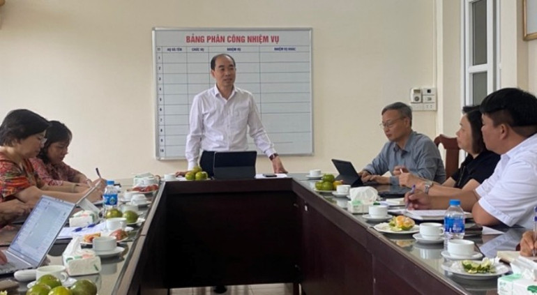 ក្រុមការងារលេខ ១ នៃមន្ទីរសុខាភិបាលហាណូយបានធ្វើការជាមួយស្ថានីយ៍ពេទ្យចំនួន ៤ នៅសង្កាត់ Long Bien, Bo De, Viet Hung និង Phuc Loi។ img-1535.jpg