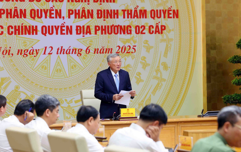 Phó Thủ tướng Thường trực Chính phủ Nguyễn Hòa Bình phát biểu tại Hội nghị. ptt2.jpg