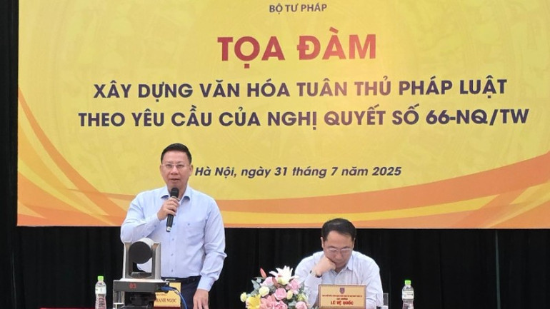 Thứ trưởng Tư pháp Nguyễn Thanh Ngọc phát biểu tại Tọa đàm. ngoc-ok-6662.jpg