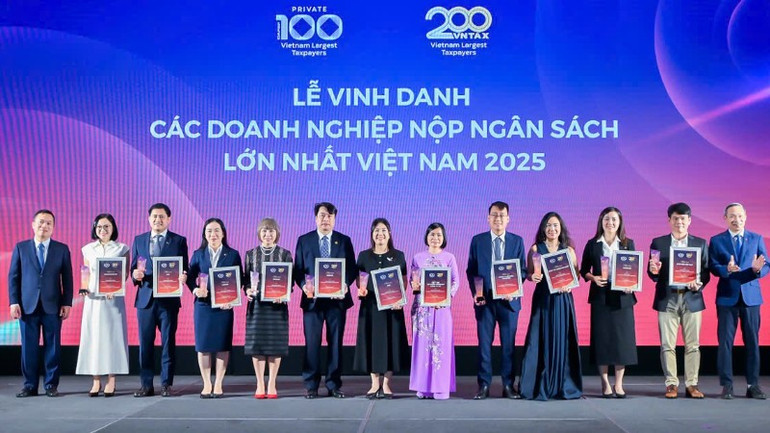 Ban Tổ chức vinh danh các doanh nghiệp lọt top 20 doanh nghiệp nộp ngân sách lớn nhất Việt Nam. agri1-6332.jpg