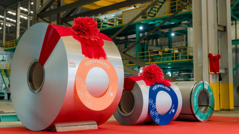 Tôn Phú Mỹ tập trung vào các dòng sản phẩm chủ lực: tôn lạnh, tôn màu, tôn panel, tôn nhám. 2-5085.jpg