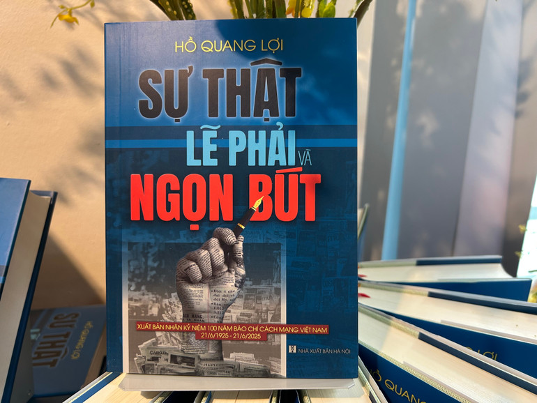 "Sự thật, Lẽ phải và Ngọn bút" là cuốn sách thứ 11 của nhà báo, nhà văn Hồ Quang Lợi được xuất bản. img-9817.jpg