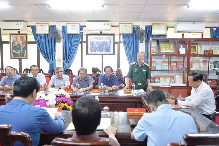 Các đại biểu tham dự buổi làm việc. anh-1.jpg