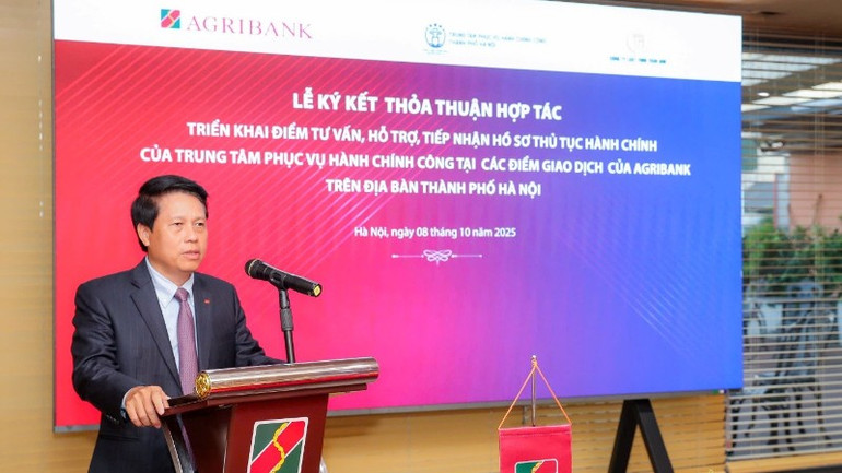 Ông Phạm Tiến Dũng, Phó Thống đốc Ngân hàng Nhà nước Việt Nam dự và phát biểu chỉ đạo tại lễ ký kết. 1-3575.jpg