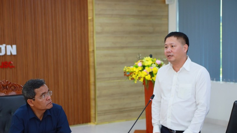 Đồng chí Bùi Ngọc Dương - Bí thư Đảng ủy, Chủ tịch Hội đồng quản trị BSR báo cáo kết quả hoạt động sản xuất kinh doanh của BSR trong thời gian qua. 2-7357-2907.jpg