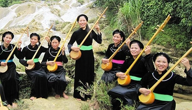 Hát Then và đàn tính không thể thiếu trong sinh hoạt văn nghệ của người dân tộc thiểu số Tày, Nùng, Thái. (Ảnh: Báo Nhân Dân)
