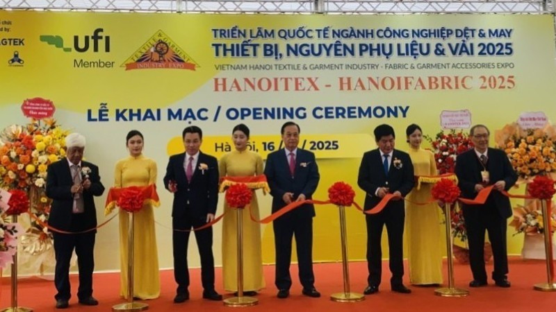 Khai mạc Triển lãm quốc tế ngành công nghiệp dệt và may-thiết bị, nguyên phụ liệu và vải 2025 (HanoiTex & HanoiFabric 2025).
