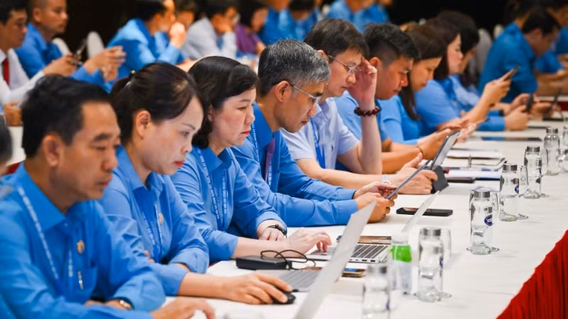 Các đại biểu tham dự tại 5 trung tâm thảo luận. (Ảnh: BẢO LONG)