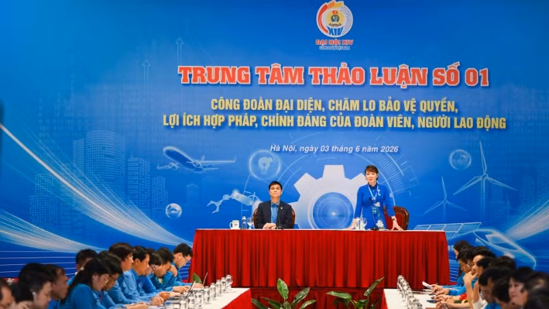 Trung tâm thảo luận số 1 thảo luận nội dung "Công đoàn đại diện, chăm lo bảo vệ quyền, lợi ích hợp pháp, chính đáng của đoàn viên, người lao động". (Ảnh: BẢO LONG)
