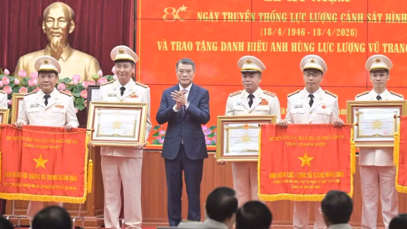 gen-h-z7737690349420-3d39d08c929303ff4db67b642b0d7eac-4022.jpg