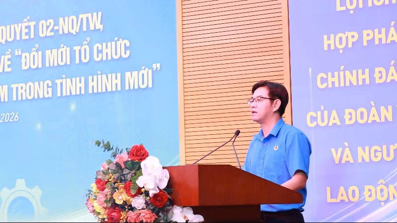 Chủ tịch Liên đoàn Lao động thành phố Hà Nội Nguyễn Văn Thắng phát biểu tại Hội nghị.