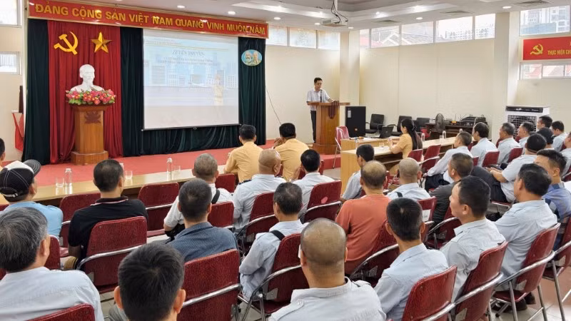 Toàn cảnh hội nghị.