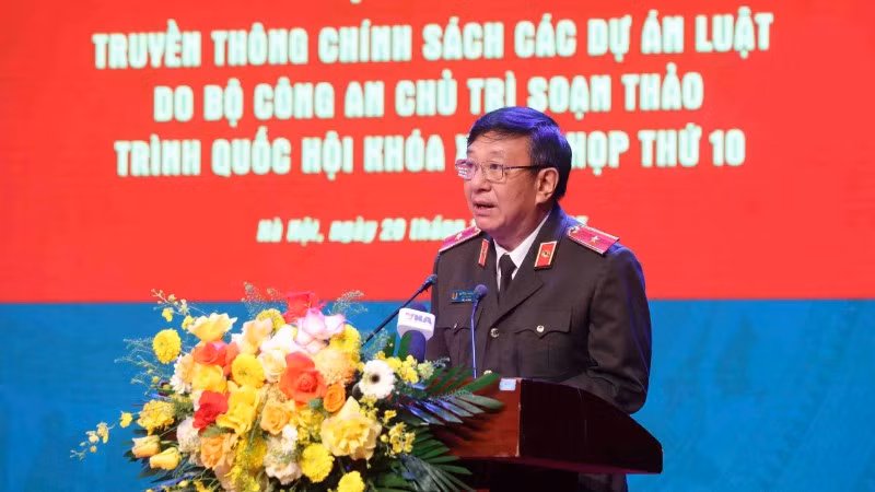 Thiếu tướng Đỗ Triệu Phong, Cục trưởng Cục Truyền thông Công an nhân dân phát biểu khai mạc tọa đàm.