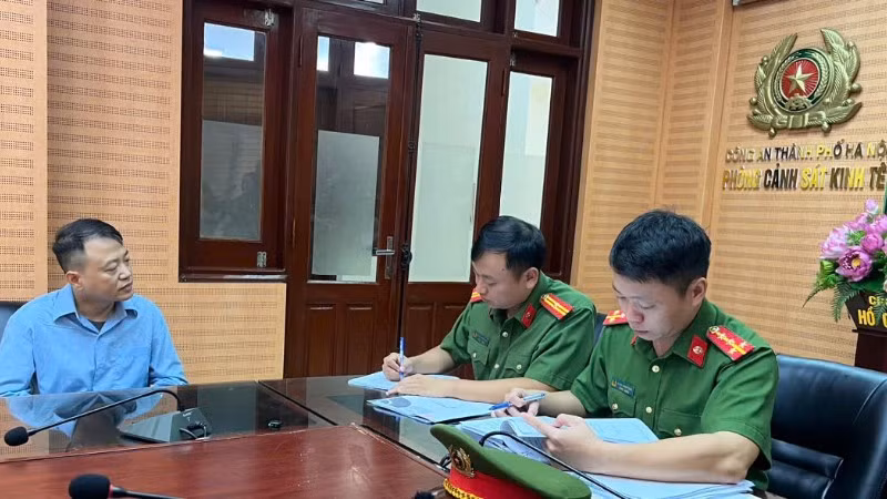 Nguyễn Hòa Bình làm việc tại cơ quan công an.