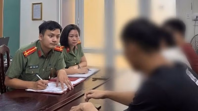 Cơ quan chức năng làm việc với L.T.A