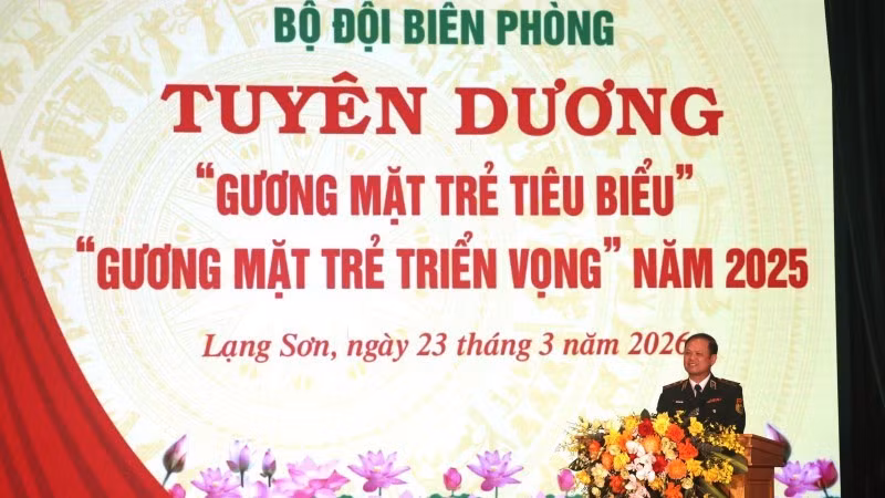 trungtuongnat-9833-5445.jpg
