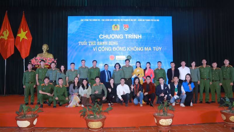 gen-h-z7153504226603-5d150201141043ec04ee7c3ad2343406-8478.jpg