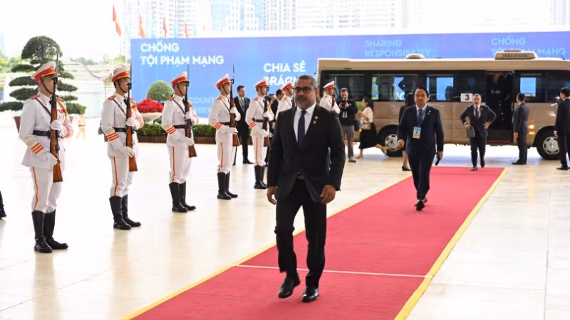 Bộ Tư lệnh Cảnh vệ huy động tối đa lực lượng, bố trí bảo vệ điểm, bảo vệ tiếp cận các đoàn khách quốc tế có chế độ cảnh vệ.