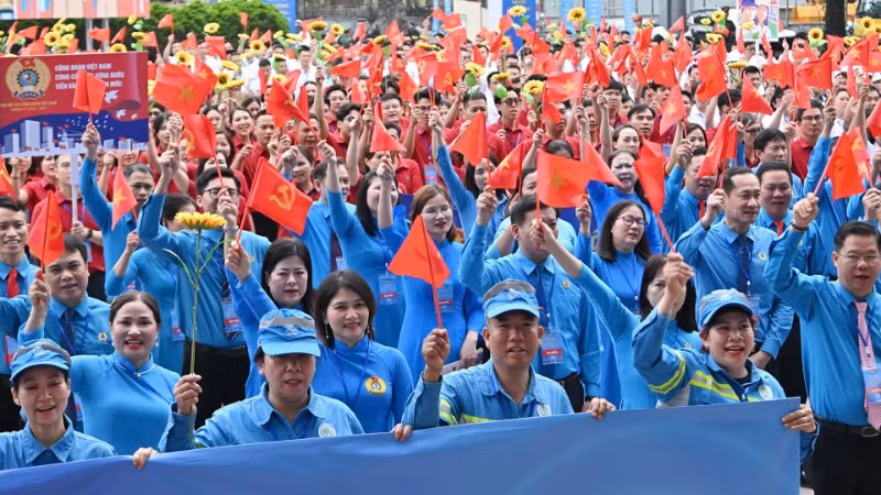 Lực lượng công nhân Việt Nam tham gia Lễ diễu hành.