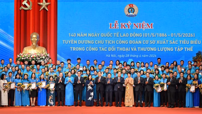 Tuyên dương 101 Chủ tịch Công đoàn cơ sở tiêu biểu trong công tác đối thoại và thương lượng tập thể.
