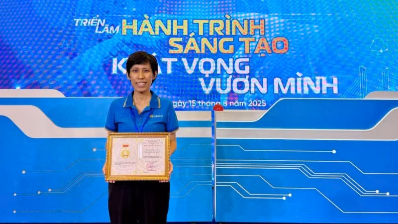 gen-h-z7101848757411-593fe6ba7626a385a84dc69245a7ebcc20251010165204-6248.jpg