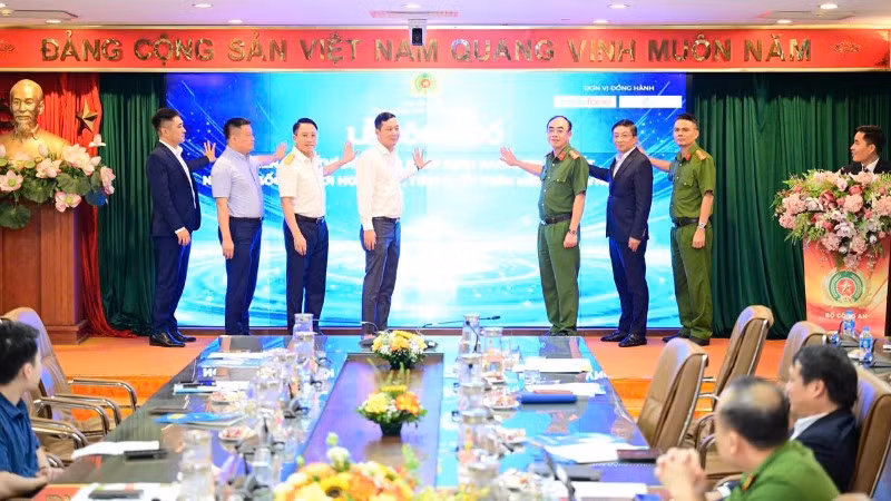 Nghi thức công bố triển khai thí điểm Giải pháp định danh, truy xuất nguồn gốc hoá chất, tiền chất trên nền tảng VNeID