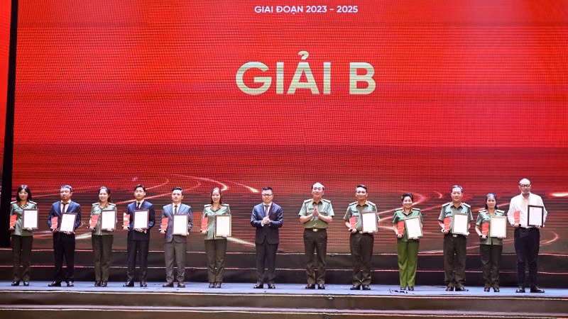 gen-h-z6904411212593-f6ba4dec396aeb6edab3ef46c1c4c557-6445.jpg
