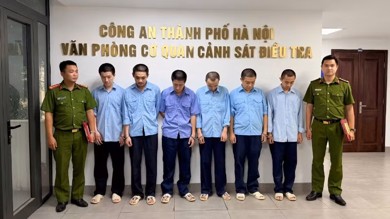 Các đối tượng trong đường dây bị bắt giữ.