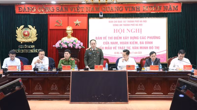 Trung tướng Nguyễn Thanh Tùng, Giám đốc Công an thành phố Hà Nội chủ trì hội nghị.