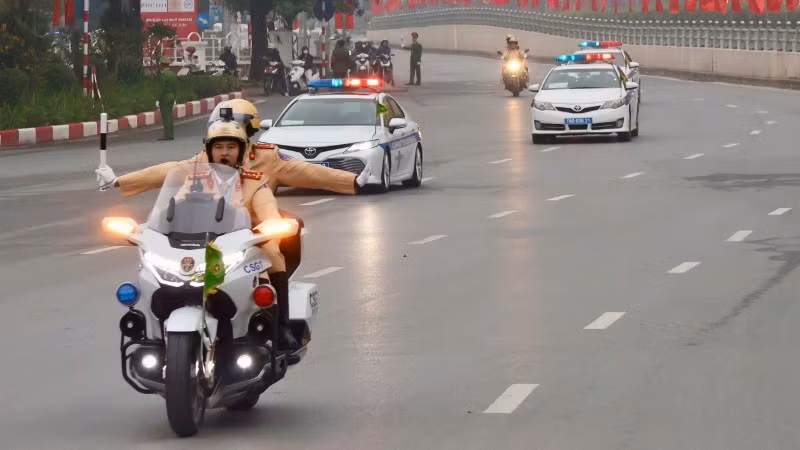 146 cán bộ, chiến sĩ có thành tích đột xuất trong công tác bảo đảm trật tự an toàn giao thông, dẫn đoàn, phục vụ Đại hội đại biểu toàn quốc lần thứ XIV của Đảng.