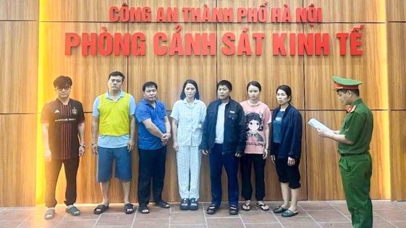 Các đối tượng trong đường dây bị khởi tố.